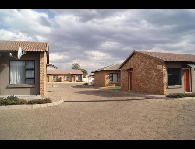 2 BEDROOM APARTMENT FOR SALE IN DAWN PARK